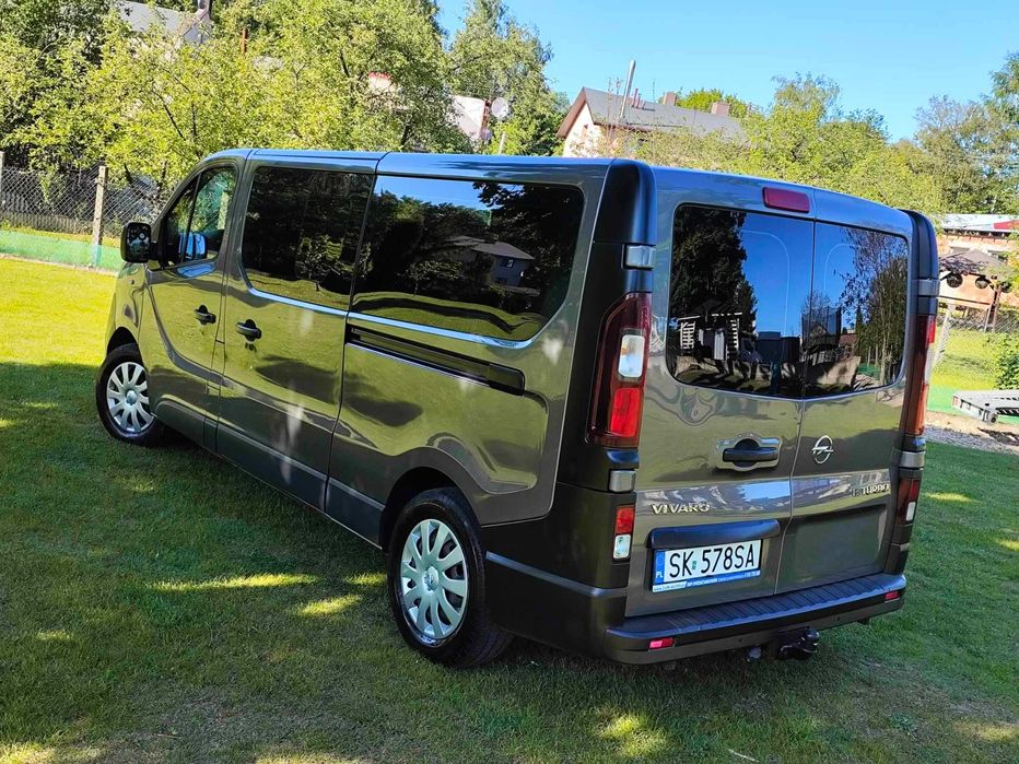 Wynajem Bus 8/9 osób Opel Vivaro Long 1.6 CDTI