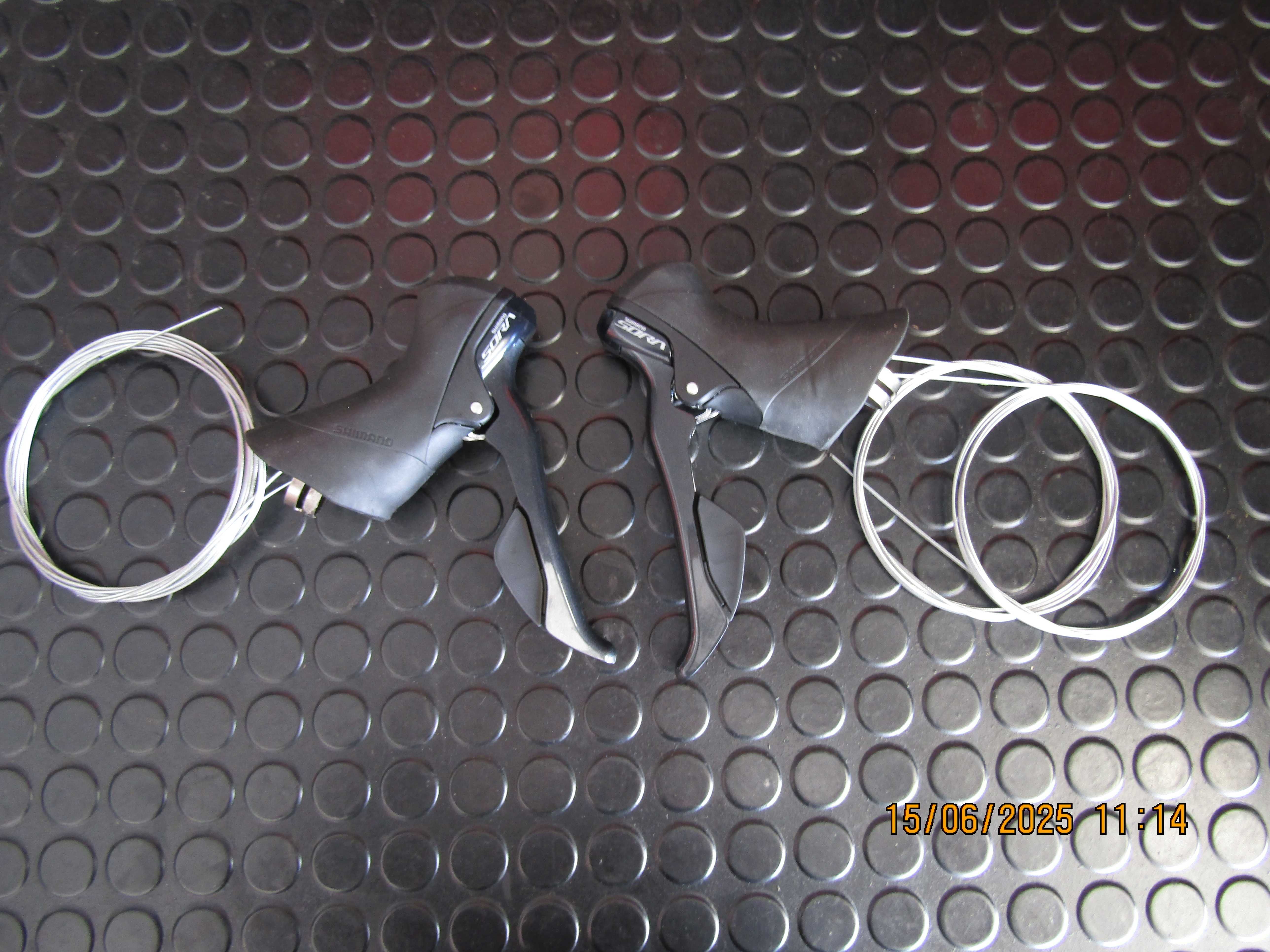 Nowy komplet klamkomanetek  Shimano SORA ST-R3000 2/9 rz.