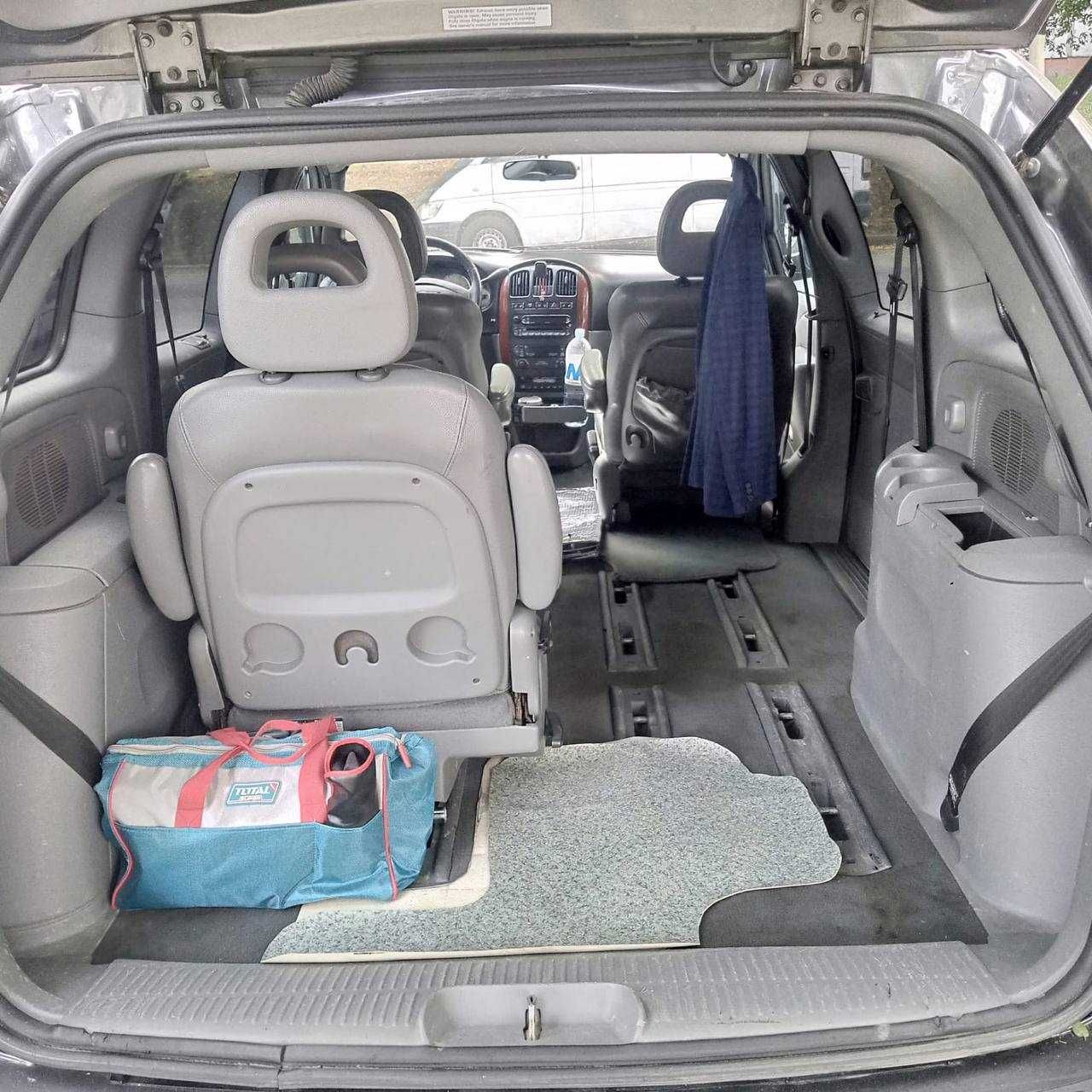 Продам автомобіль Chrysler Voyager
