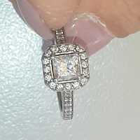 Lindo anel de diamantes