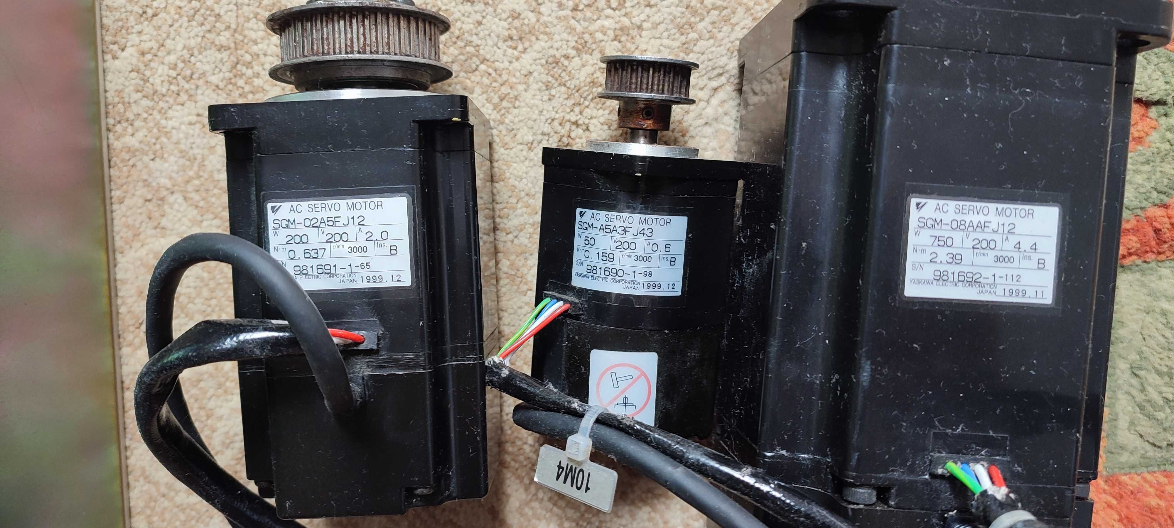 Yaskawa Servopack + servomotor 3 osie