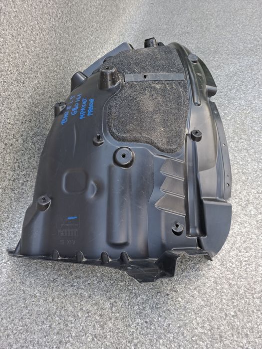 *BMW 5 G60 G61 M pakiet nadkole prawy przód  Oryginał Bardzo ładne