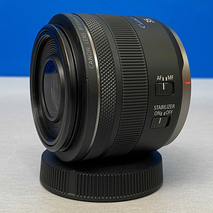 Canon RF 35mm f/1.8 Macro IS STM