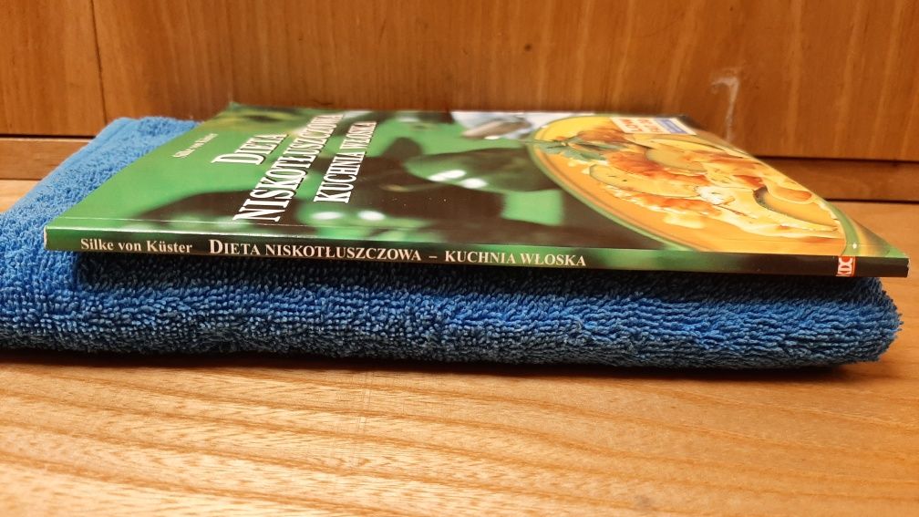 Książka "  dieta  niskotłuszczowa  , kuchnia  włoska.   n o w a