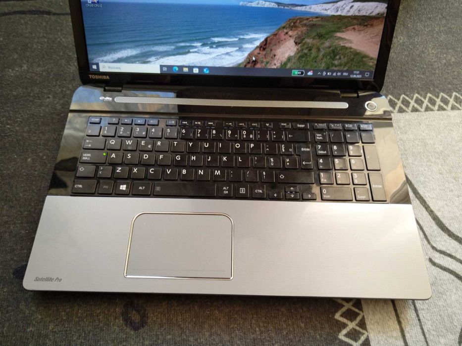 TOSHIBA Satellite  Pro L70-A/ 17,3" /i7 /SSD 275 GB/ 8GB RAM/ GT 740M