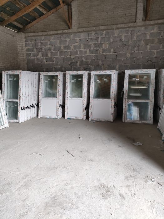 Drzwi pcv 900/2000 lewe i prawe od reki transport cała Polska  150 zł