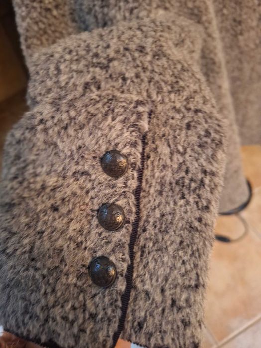 Продам жіноче демісезонне напівпальто, 42 евро  розм.