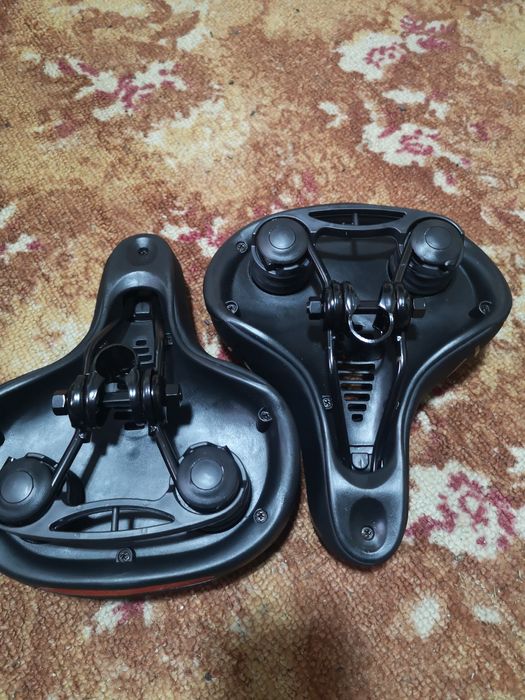 Сідло велосипедне