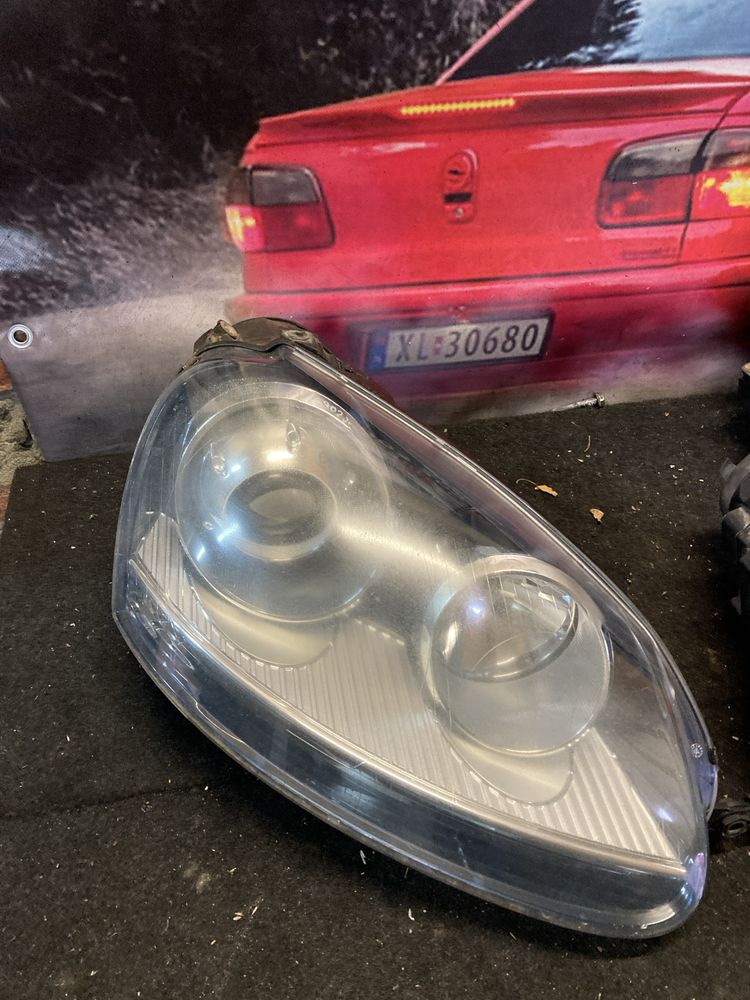 Фара передня ліва ксенон ,VW jetta golf 5, 0301212271,0301212272