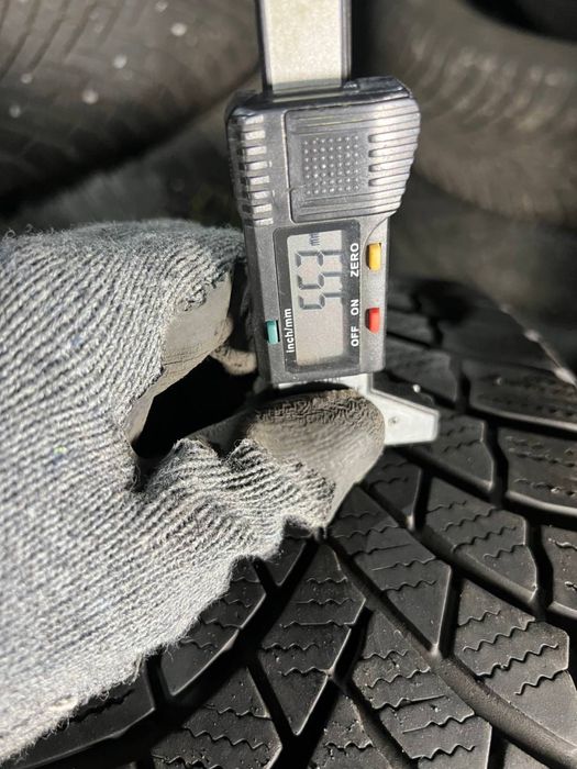 Bridgestone 205/55/16 пара зимних шин