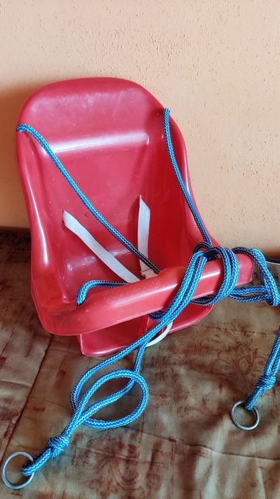 Huśtawka kubełkowa dla dziecka