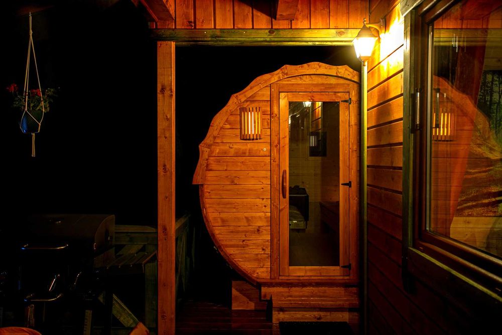 Domek RYSIÓWKA w lesie KASZUBY prywatny BASEN sauna BANIA zapraszamy