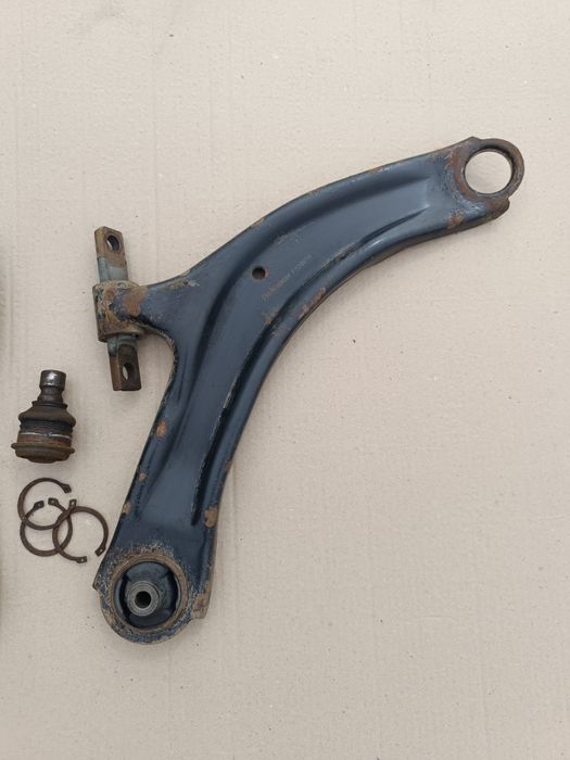 Ричаги передні Nissan Qashqai