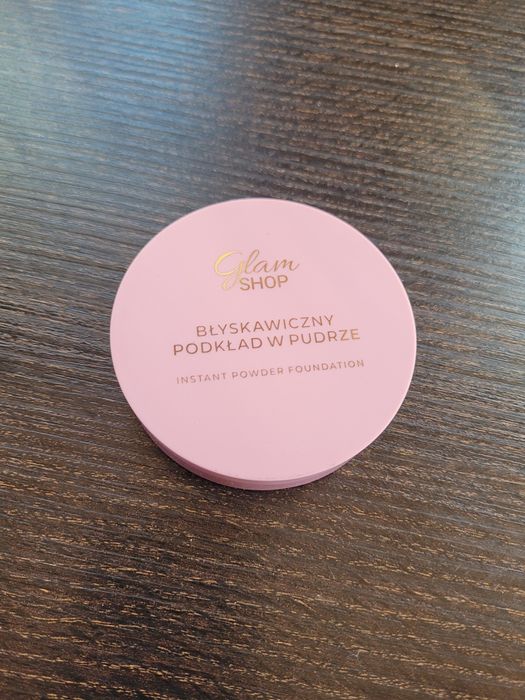Glam Shop błyskawiczny podkład w pudrze ciepły warm
