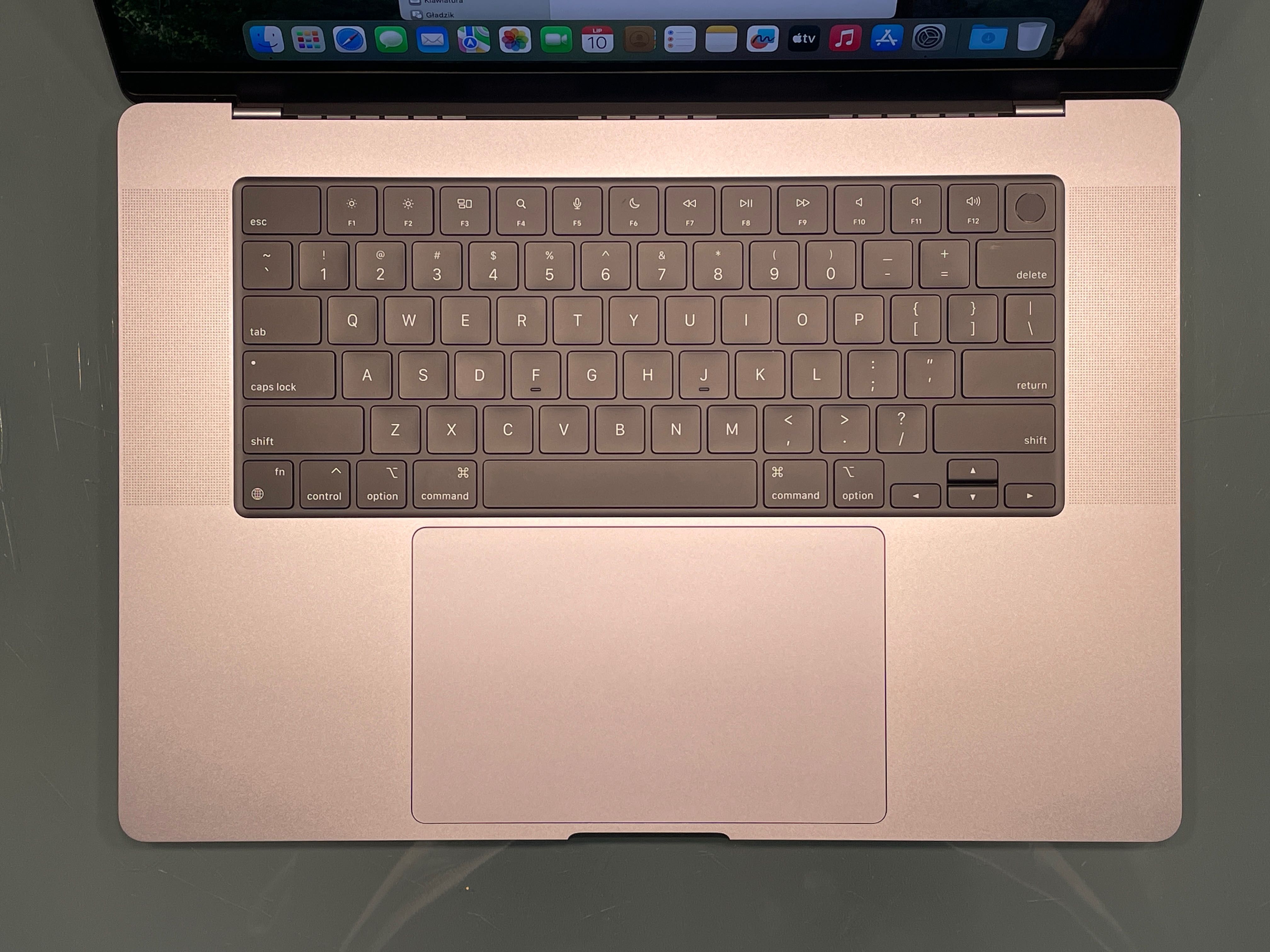 2021 MacBook Pro A2485 16" M1 MAX 64GB 1000GB