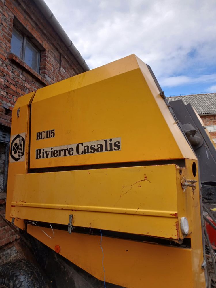Przyczepa samozbierająca Claas U33, Balotnica Rivierre Casalis RC 115