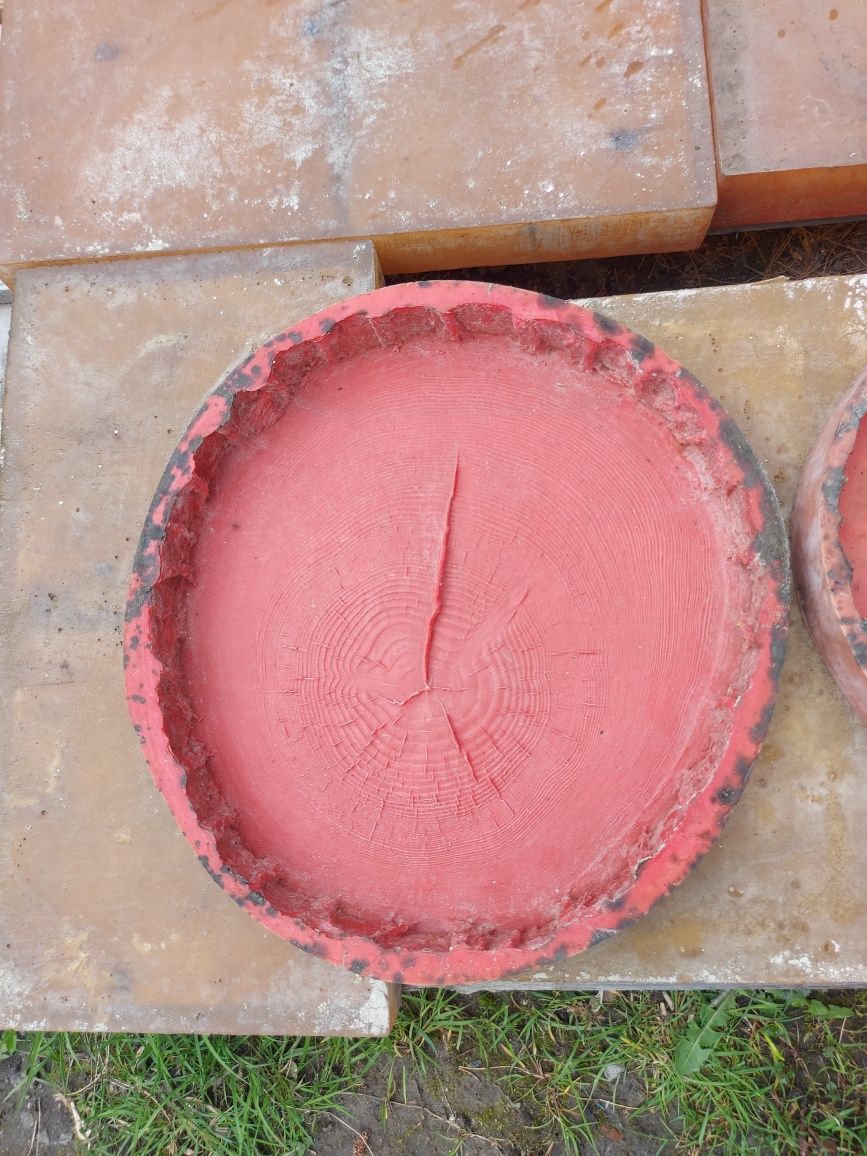 forma poliuretanowa beton ogrodowy pień stara deska