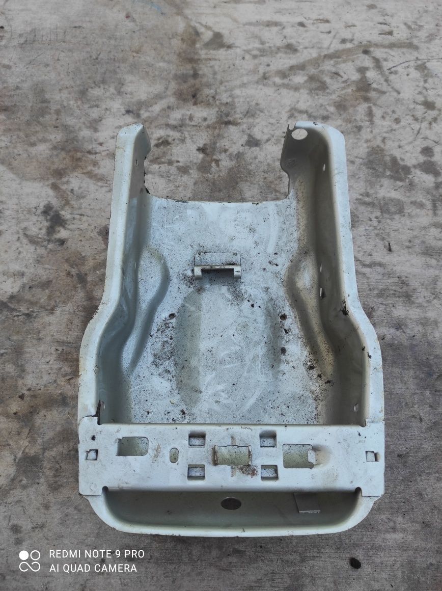 Schowek Simson sr50 skuter 10.70