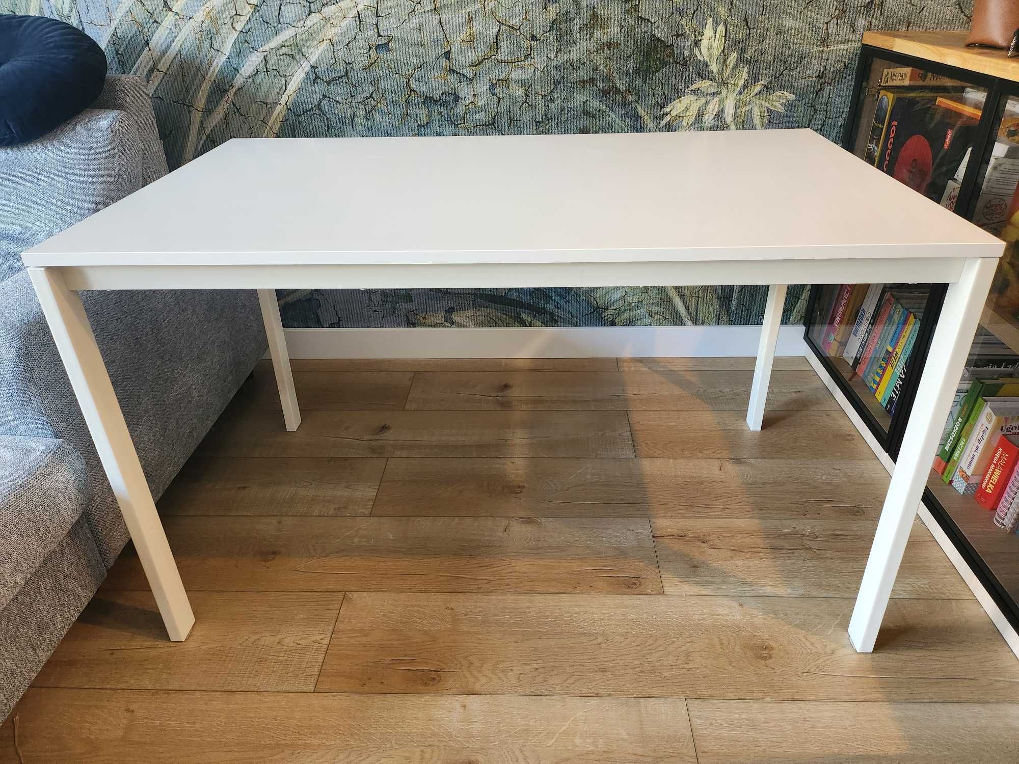 Biały stół IKEA, używany