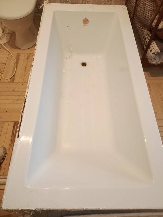 Продам стол компьютерный, стол обед. б/у, кресло, двери