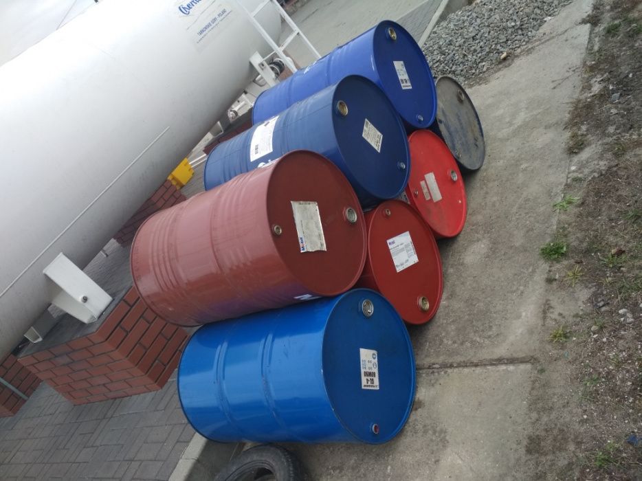Sprzedam beczki metalowe 200 litrów .