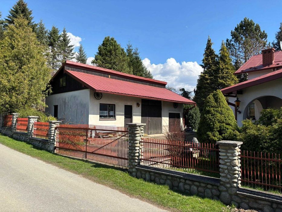 Dom na sprzedaż w Pisarowcach 160 m2 + budynek gosp.
