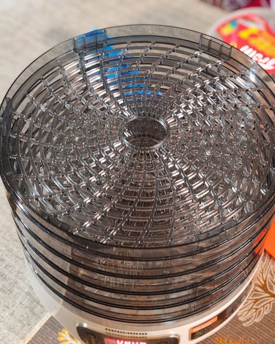 Redmond сушка для овочів, грибів, трав