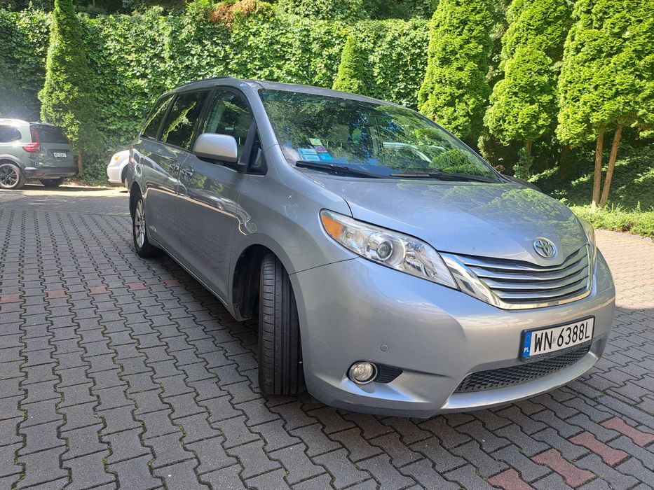 Toyota Sienna, niezawodna, rocznik 2011