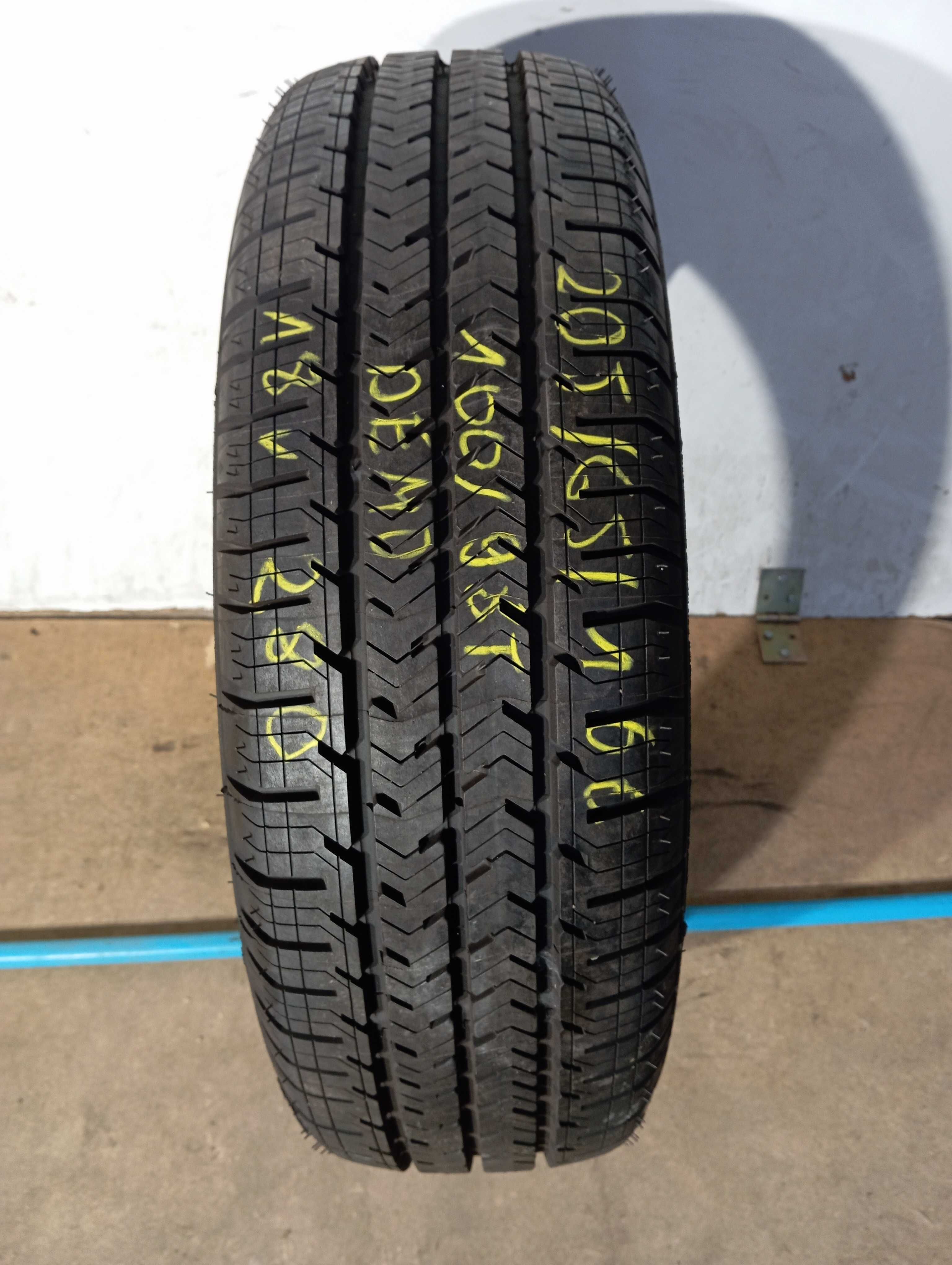 1x 205/65 R16C 100/98T Michelin Agilis 51, 2018 8,1mm