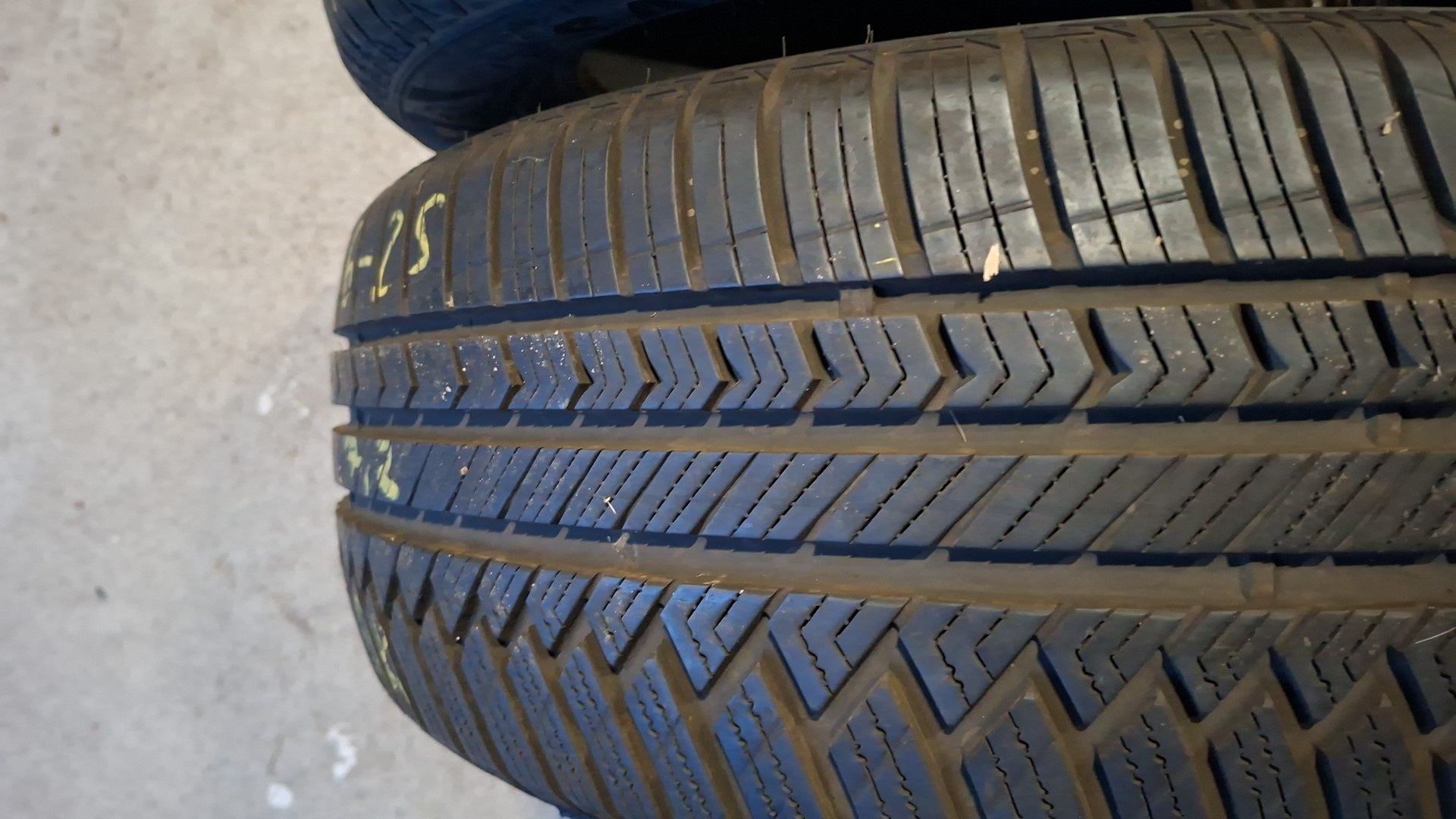 225 55r17 2szt wielosezonowe Sailun 4seasons pro jak nowe