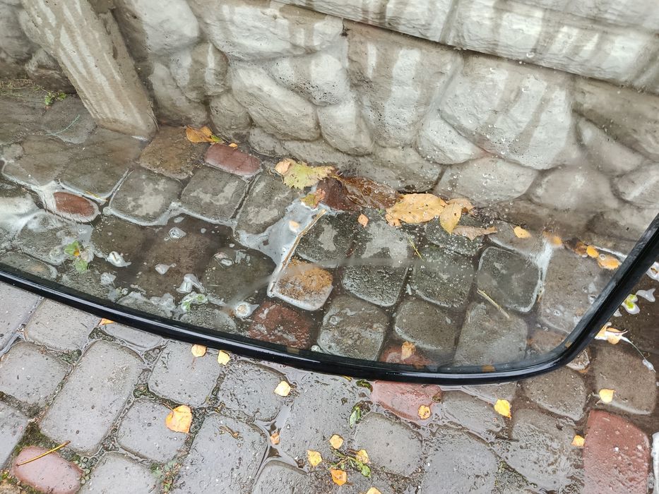 Стекло лобовое  Мерседес207-410 б/у