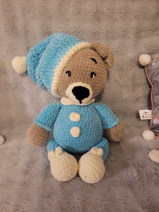 miś maskotka na szydełku ręcznie robiony