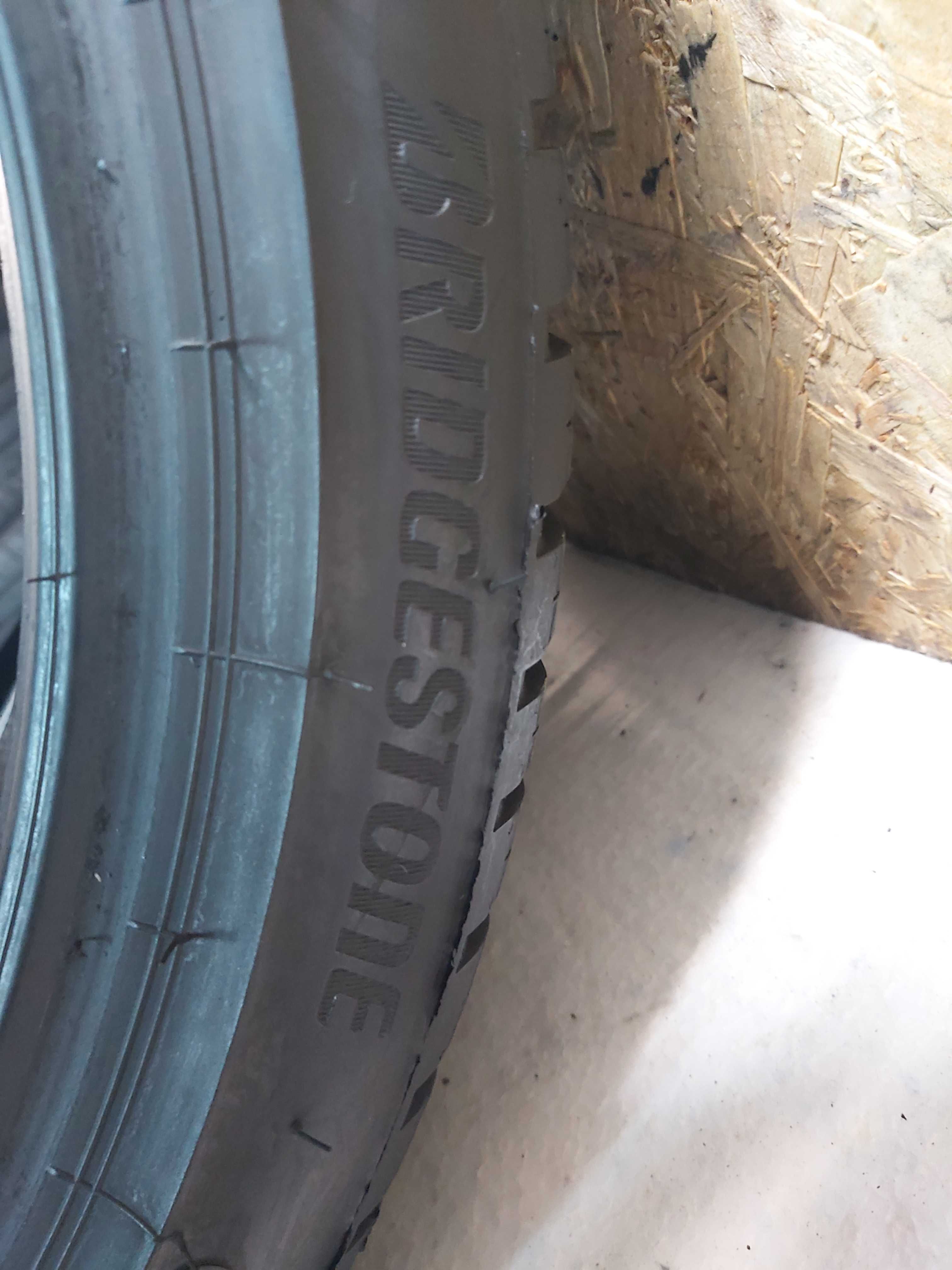 225/40/18 Bridgestone wielosezonowe 7mm bieżnika 300km/h 2szt #765