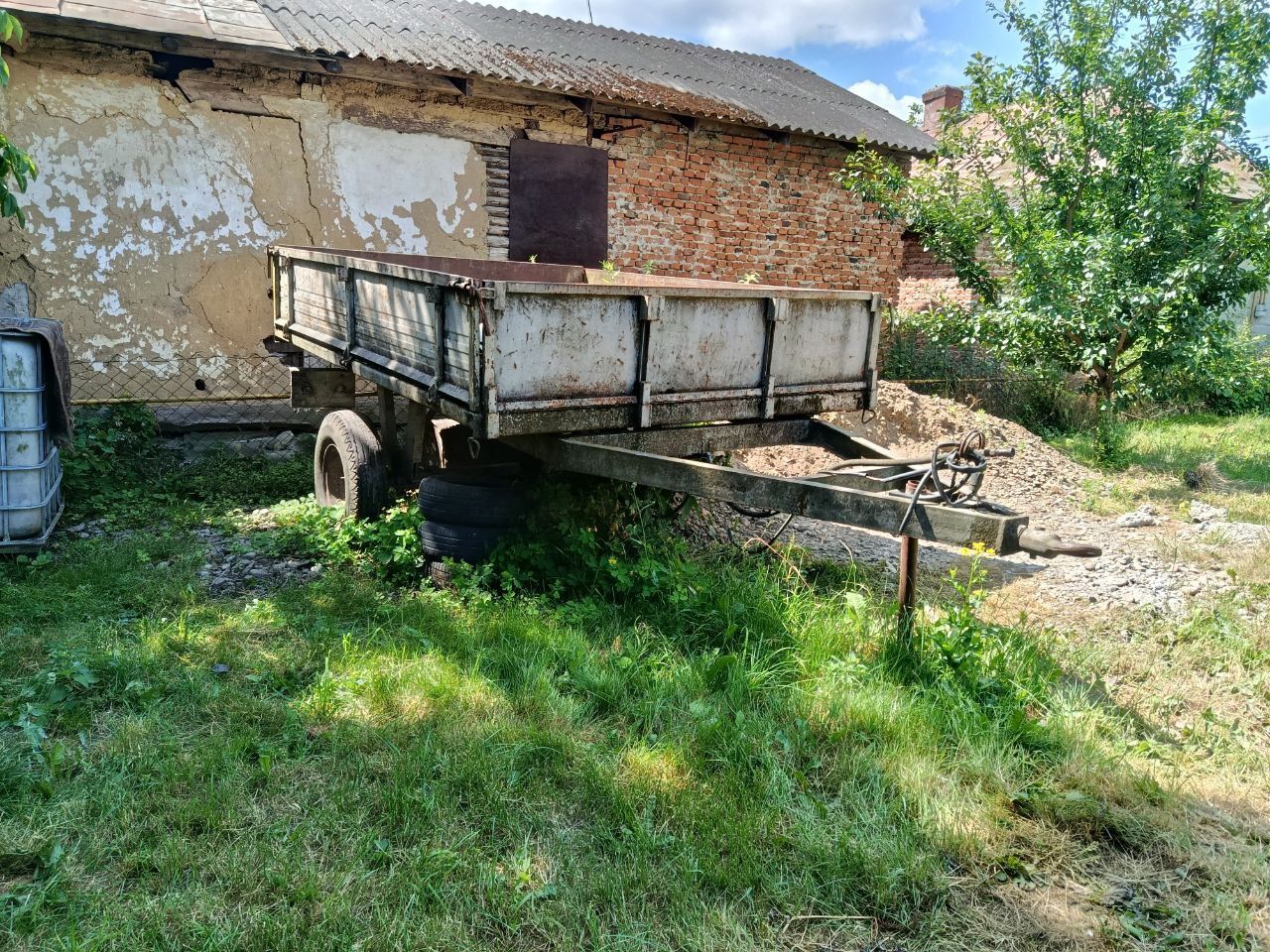 Продам прицеп самосвальний !