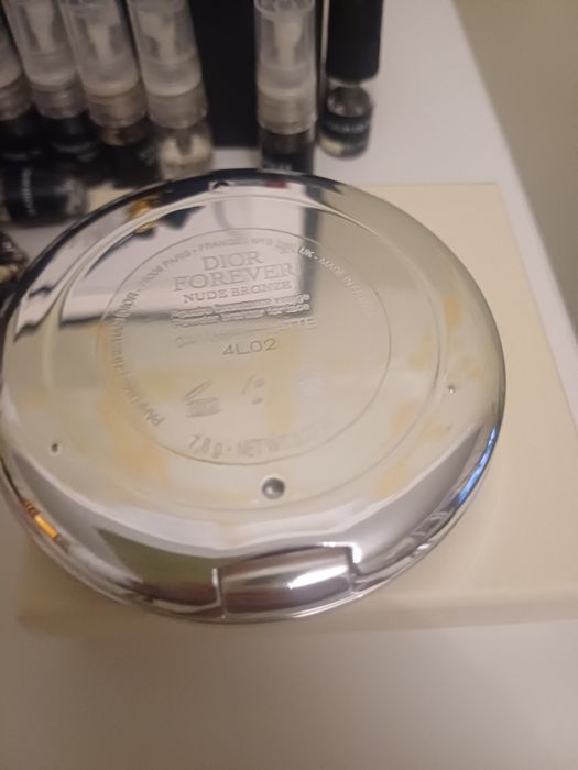 Dior forever bronzer  matowy  04