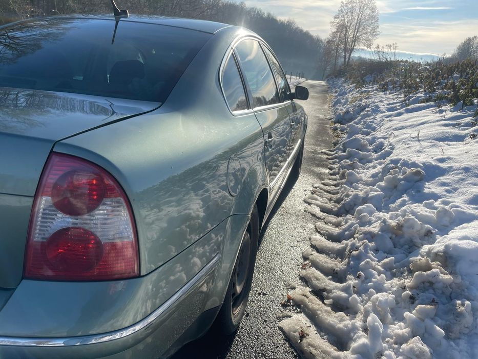 Sprzedam samochód Volkswagen Passat B5 2001 rok diesel.