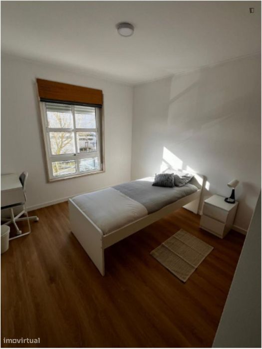 Quarto - localizado em Lumiar Lisbon