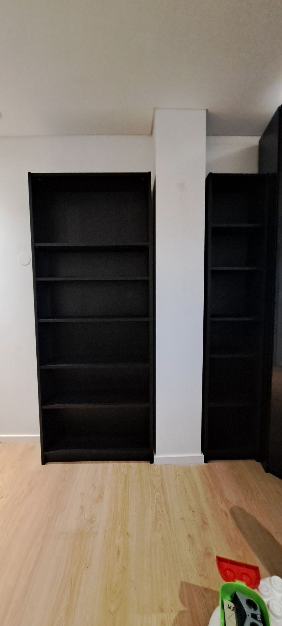 Estantes billy preto efeito carvalho ikea