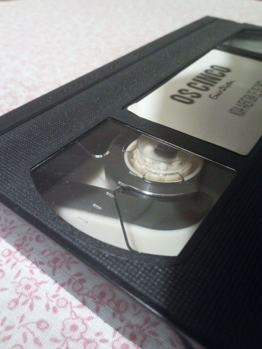 VHS e Livro Os Cinco de Enid Blyton