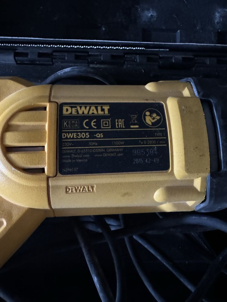 DeWalt pilarka szablowa DWE305PK