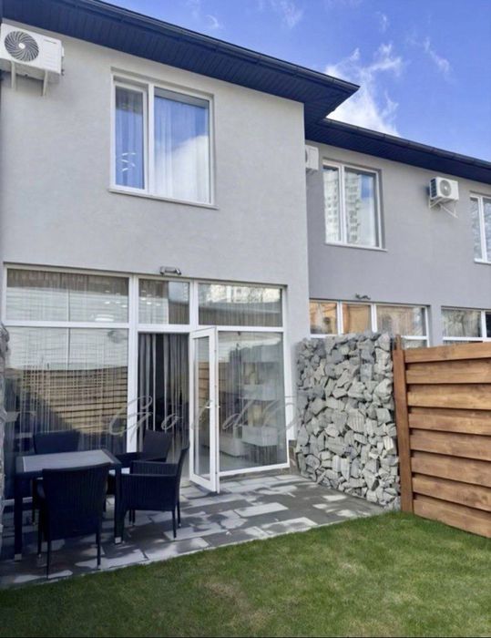 Здам Таунхаус поруч м .Осокорки.Перша оренда