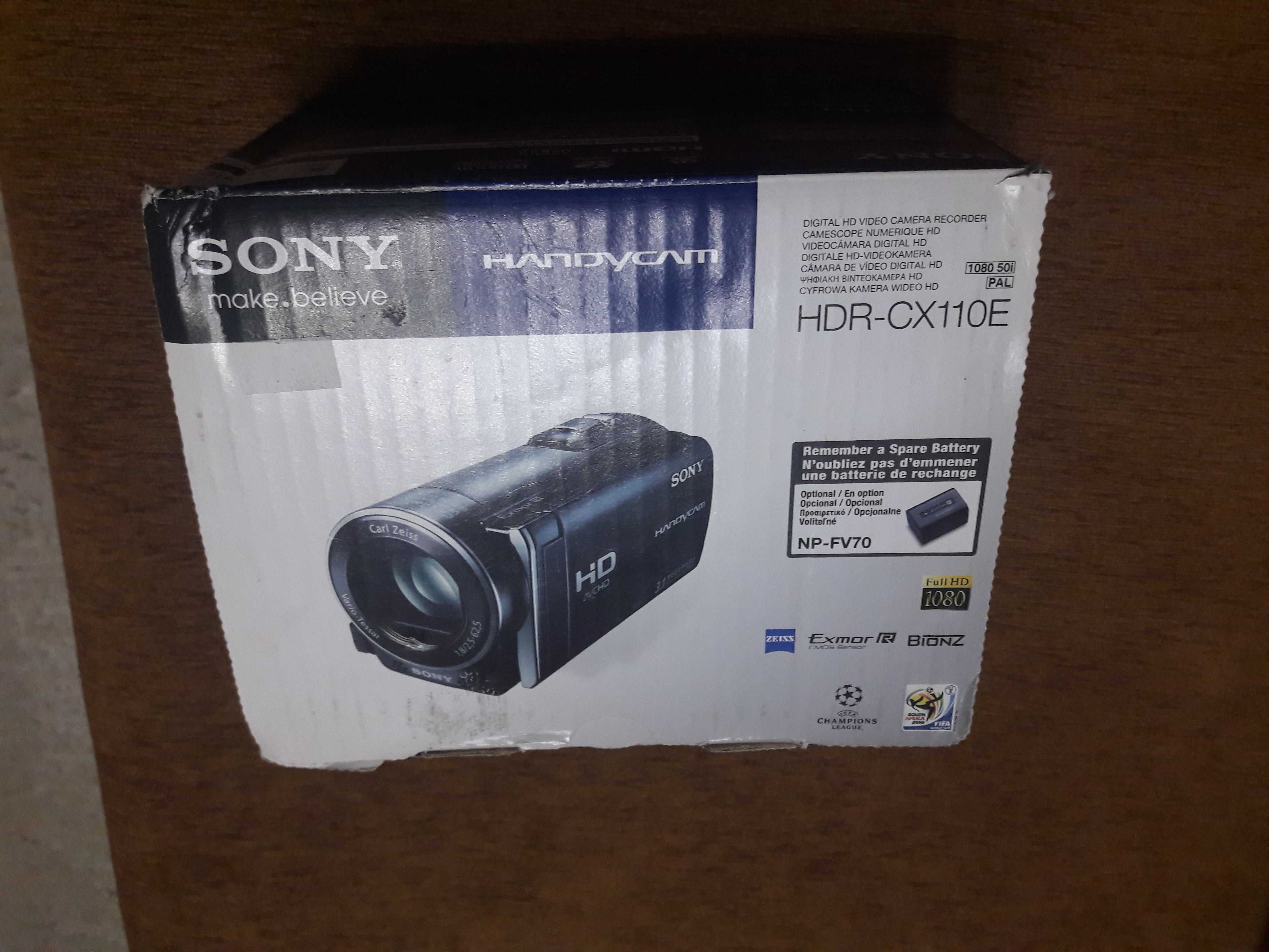 Продам цифрову відеокамеру "Sony" з сумкою і картою пам'яті