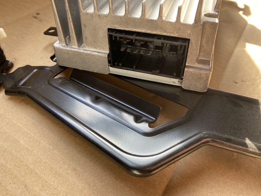 Wzmacniacz systemu hifi bmw f30 f31 f32 f33
