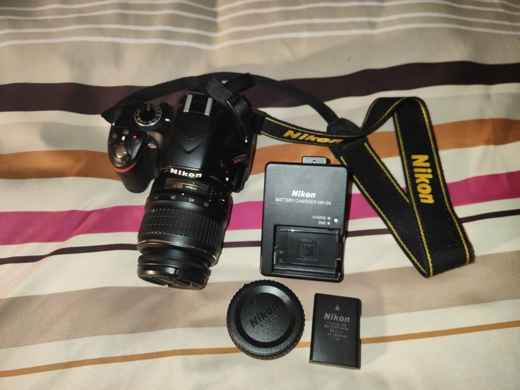 Nikon D3200 com lente AF-S Nikkor 18-55mm