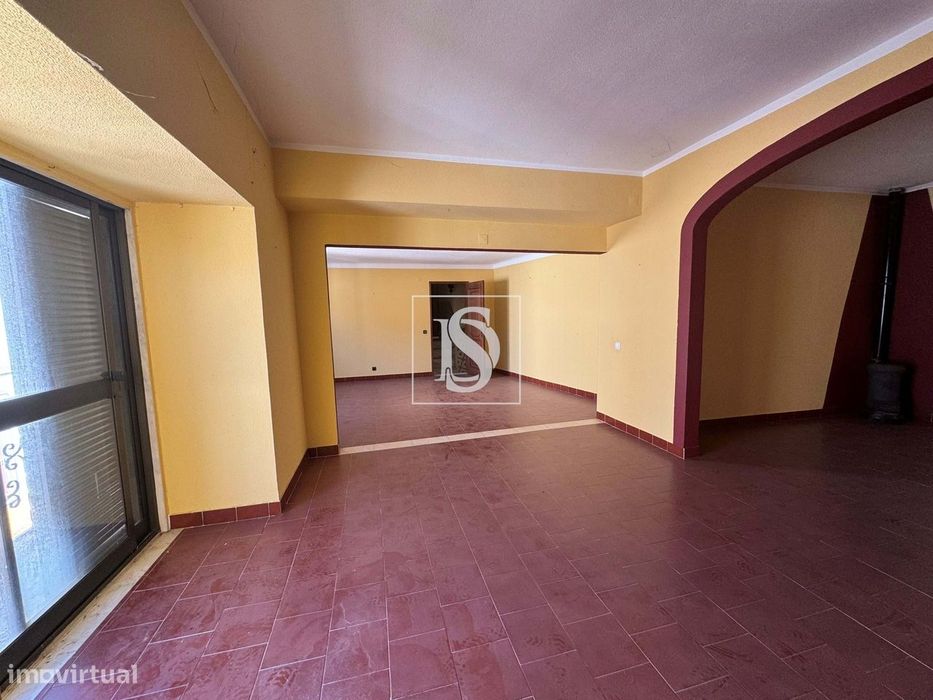 Apartamento T4 em Fronteira