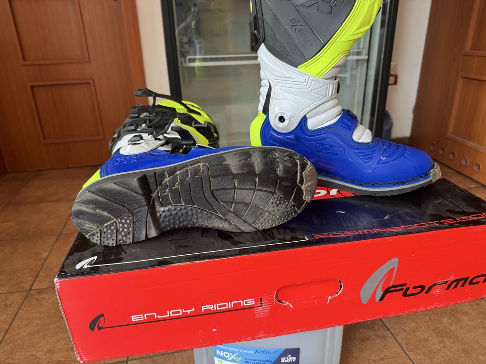 Zestaw na Crosa kask Buty Forma Buzer ochraniacze 100%