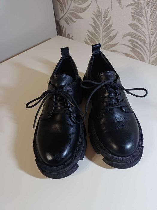 Туфлі на дівчинку підлітка, шкіряні