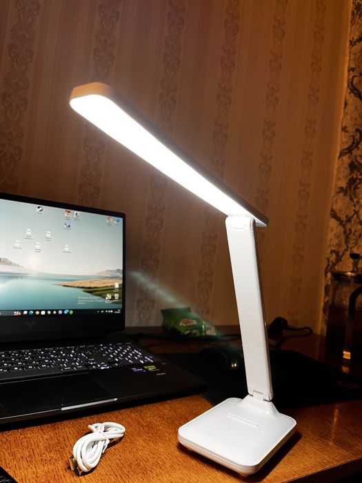 Лампа настільна акумуляторна