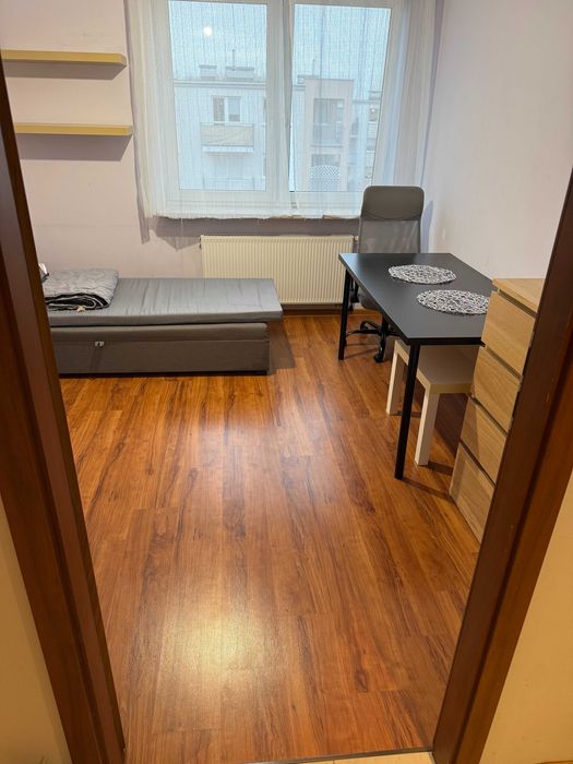 Samodzielny pokój z parkingiem