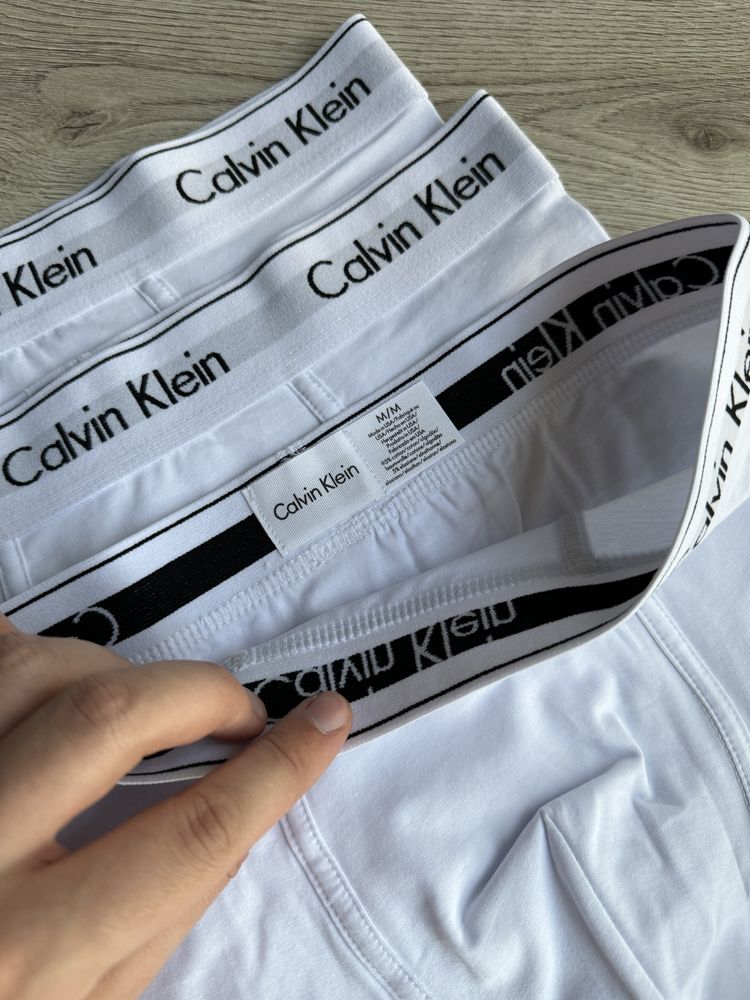 Білизна Calvin Klein
